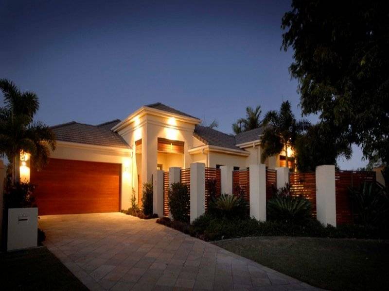 1 Blair Athol Crescent, Sorrento QLD 4217