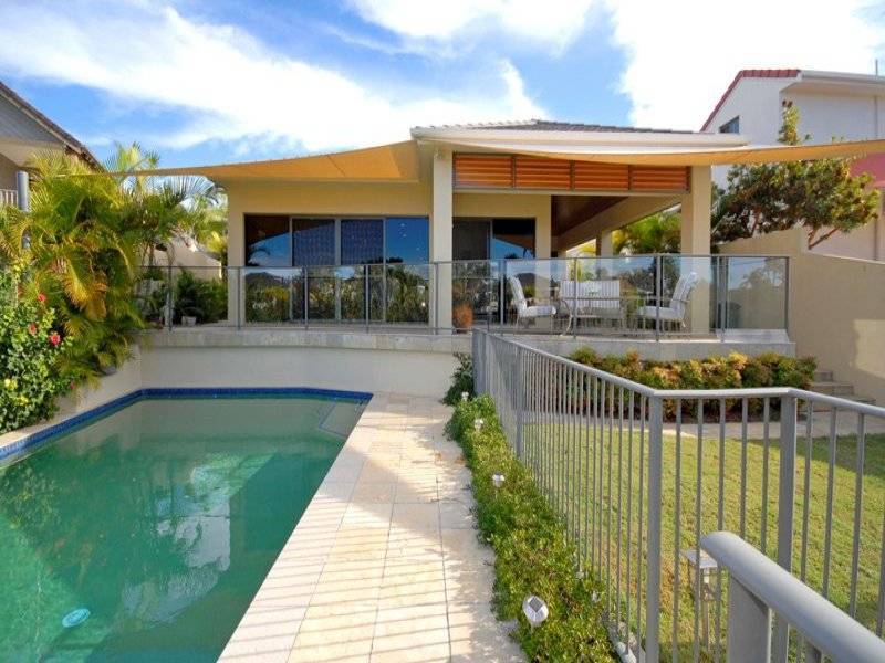 1 Blair Athol Crescent, Sorrento QLD 4217