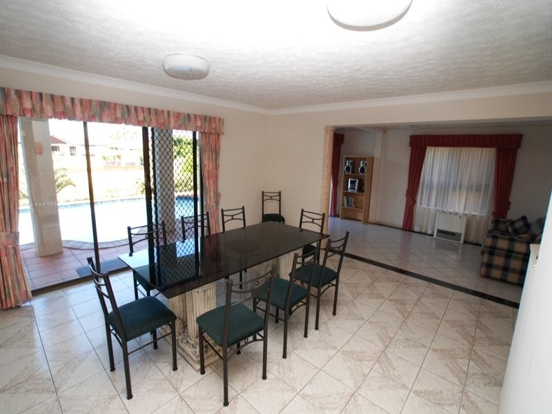 98 Clear Island Road, Broadbeach Waters QLD 4218