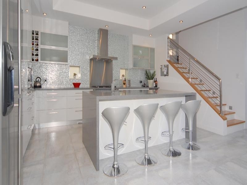 28 Redondo Avenue, Miami QLD 4220