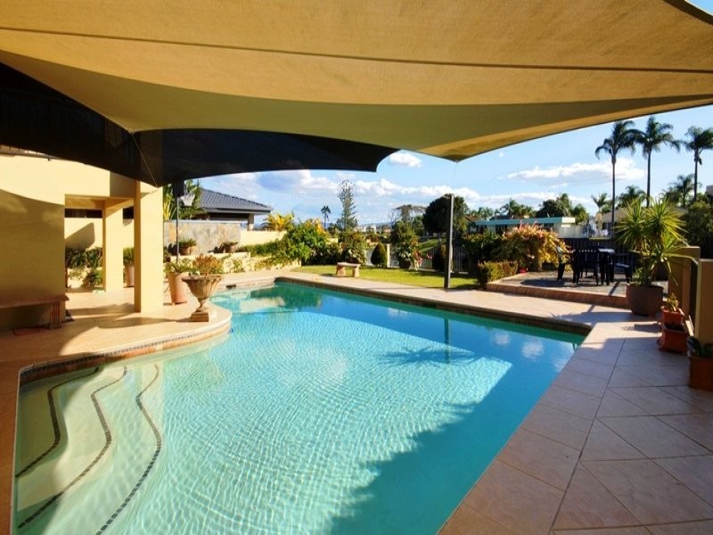 13 Etna Street, Isle Of Capri QLD 4217