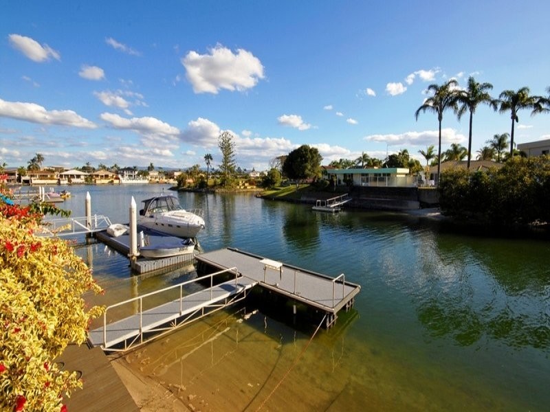 13 Etna Street, Isle Of Capri QLD 4217
