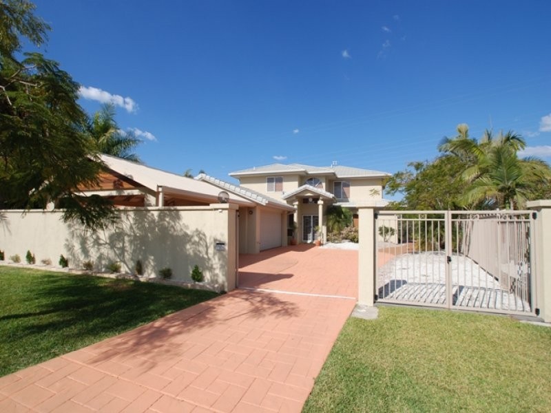 59 Port Jackson Boulevard, Clear Island Waters QLD 4226