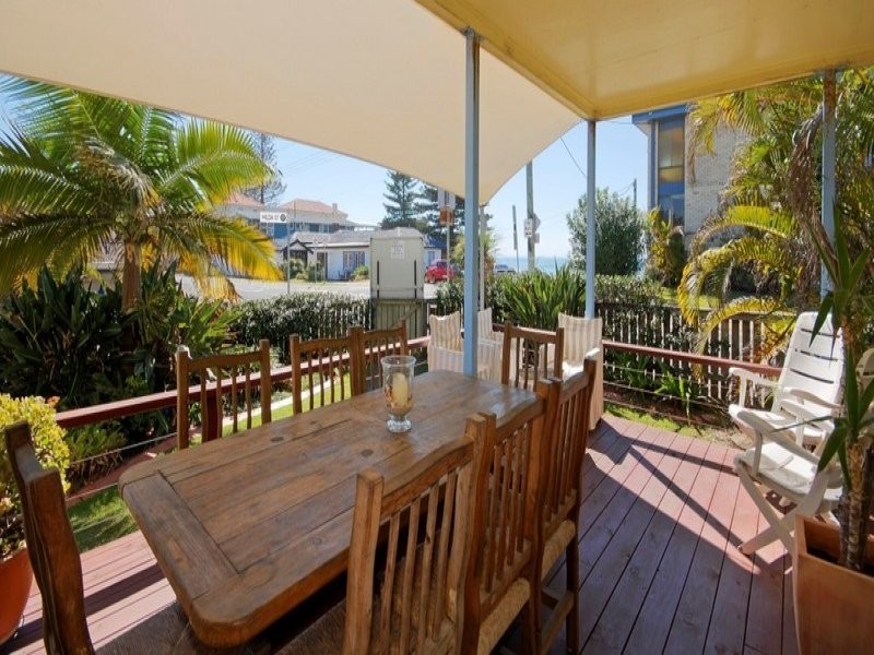 74 Hedges Avenue, Mermaid Beach QLD 4218