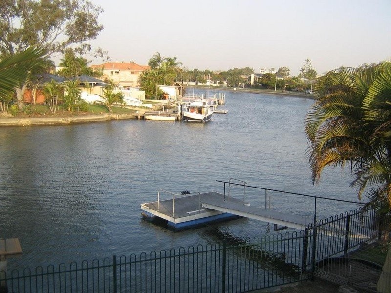 1 Perry Place, Biggera Waters QLD 4216