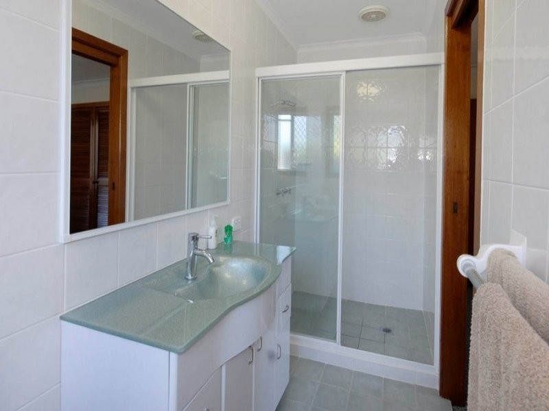 1 Alma Street, Broadbeach Waters QLD 4218