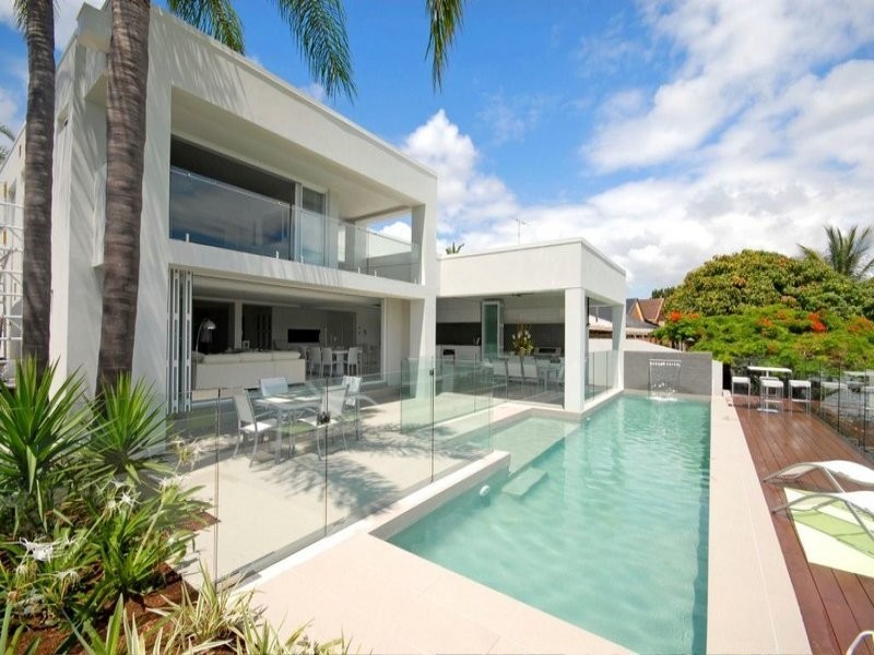 7 Alma Street, Broadbeach Waters QLD 4218