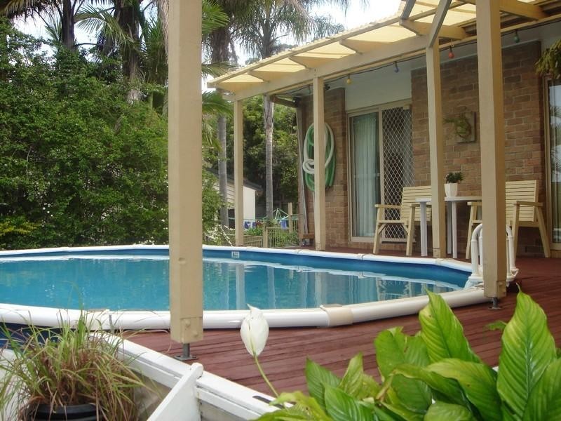 4 Bronzewing Close, Elanora QLD 4221