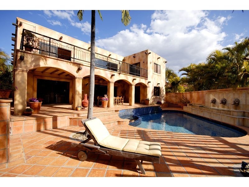 35 Admiralty Dr, Paradise Waters QLD 4217