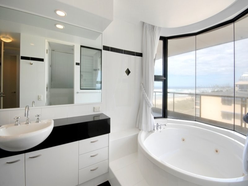 Penthouse ‘Ocean Resort’, 3527 Main Beach Parade, Main Beach QLD 4217