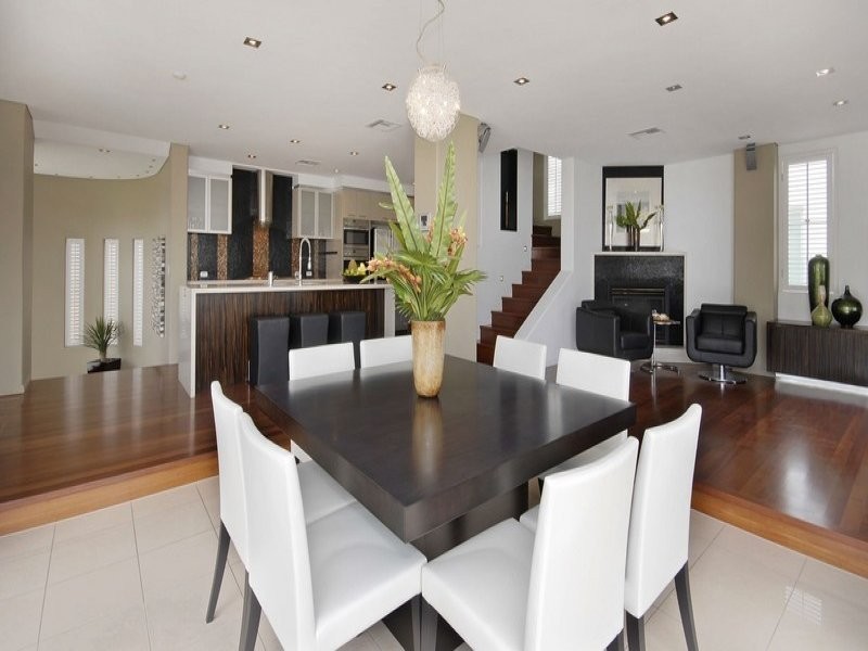 36 Hedges Avenue, Mermaid Beach QLD 4218