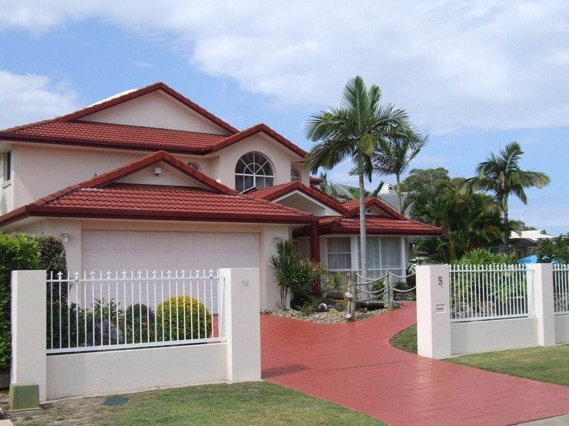 5 Cessnock Close, Mermaid Waters QLD 4218