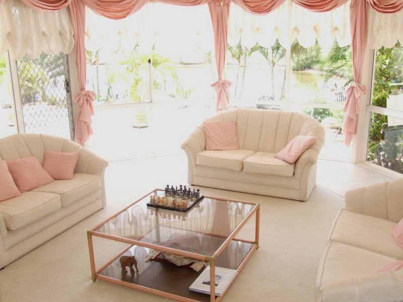 5 Cessnock Close, Mermaid Waters QLD 4218