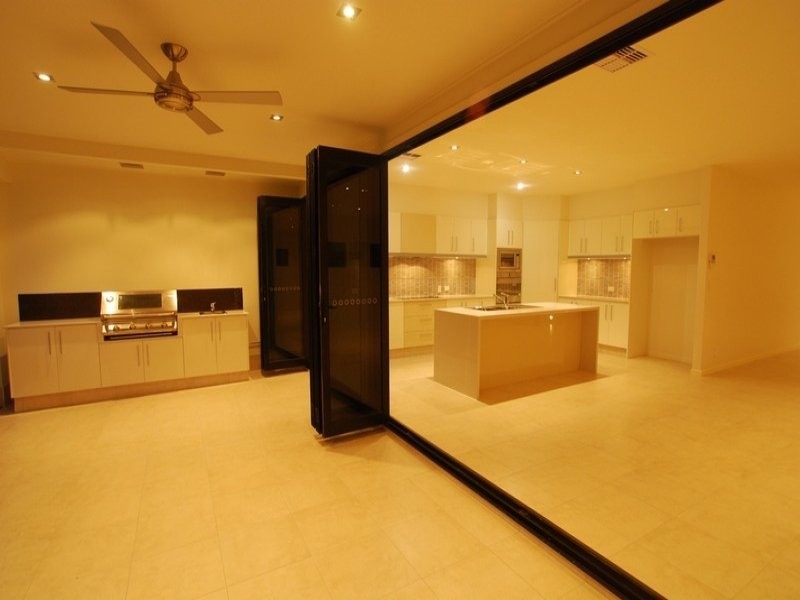 326 Ron Penhaligon Way, Robina QLD 4226