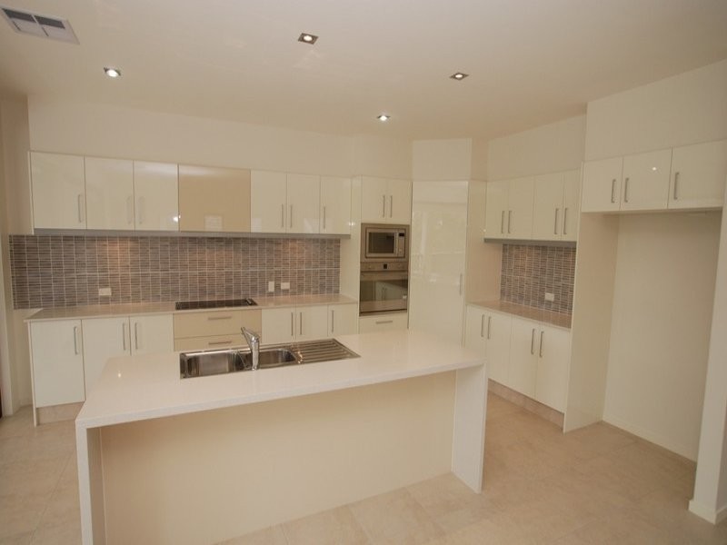 326 Ron Penhaligon Way, Robina QLD 4226