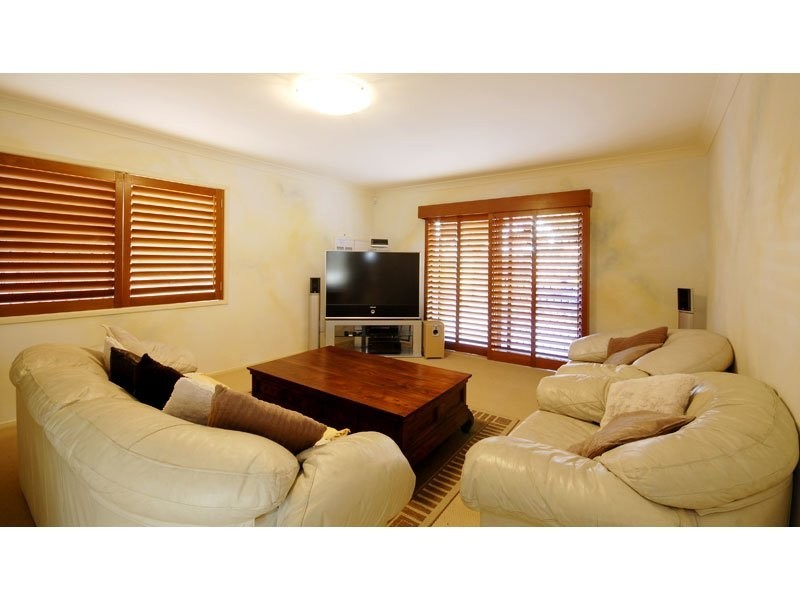 35 Admiralty Drive, Paradise Waters QLD 4217