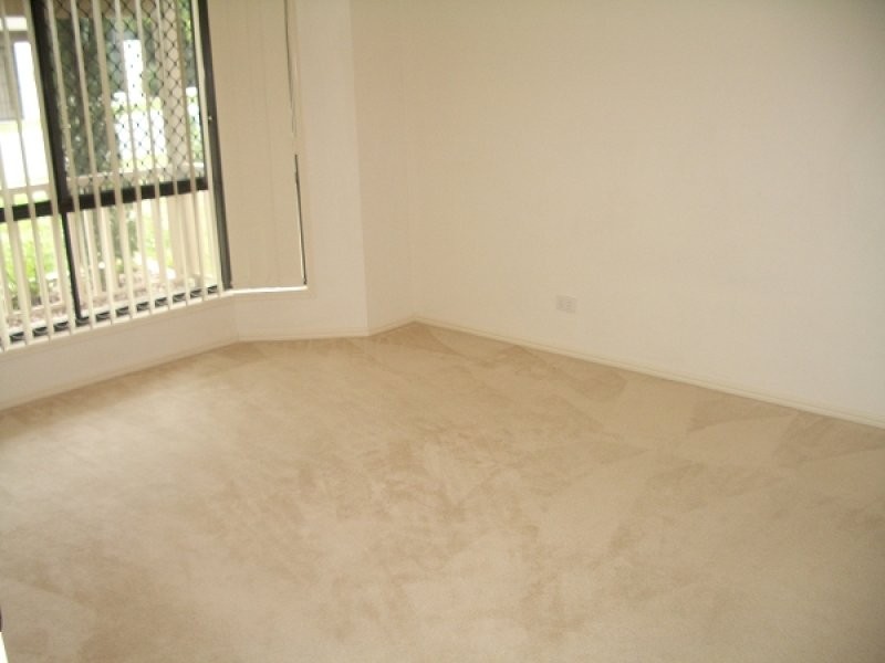 37 Lantau Crescent, Varsity Lakes QLD 4227