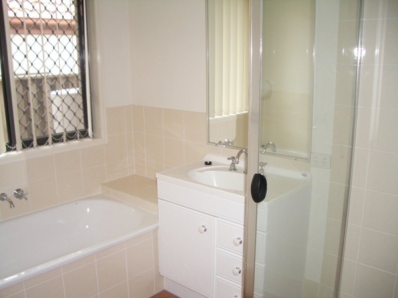 37 Lantau Crescent, Varsity Lakes QLD 4227