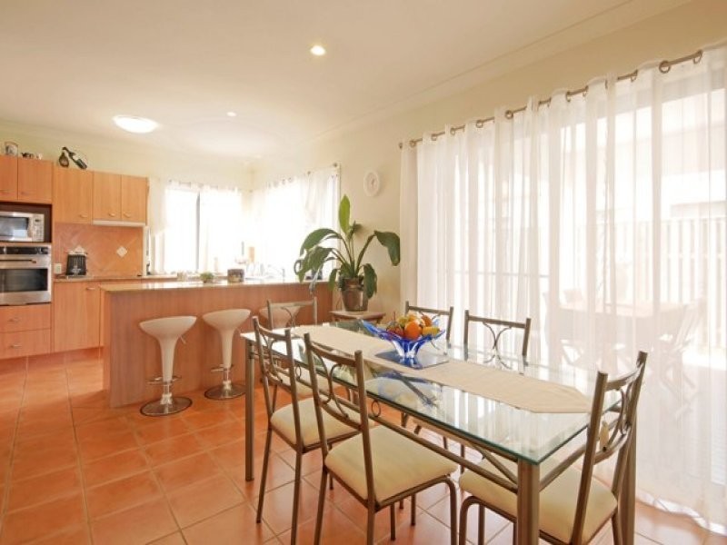 16 Nardoo St, Robina QLD 4226