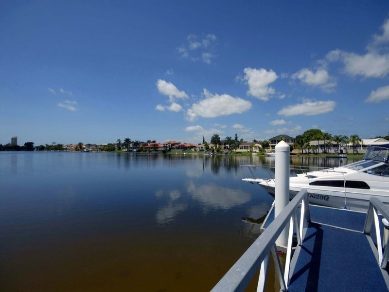 9 Yunga Court, Broadbeach Waters QLD 4218