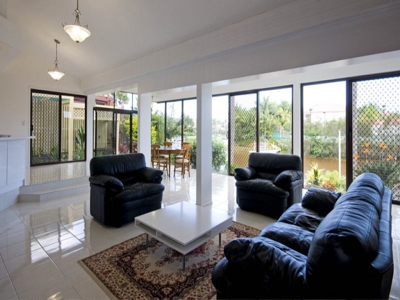 27 Gregory Drive, Carrara QLD 4211