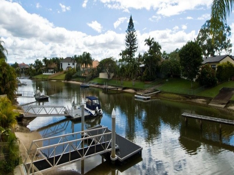 14 Donegal Crescent, Sorrento QLD 4217