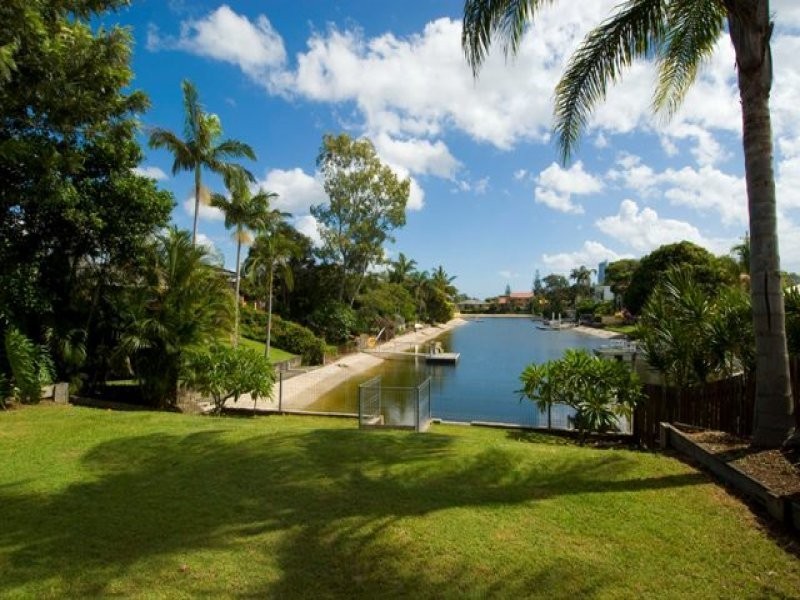 21 Merrimac Boulevard, Broadbeach Waters QLD 4218