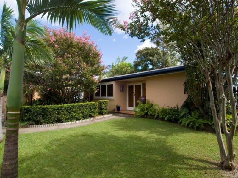 21 Merrimac Boulevard, Broadbeach Waters QLD 4218