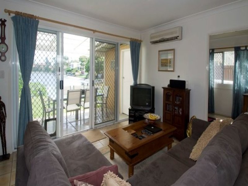 21 Merrimac Boulevard, Broadbeach Waters QLD 4218