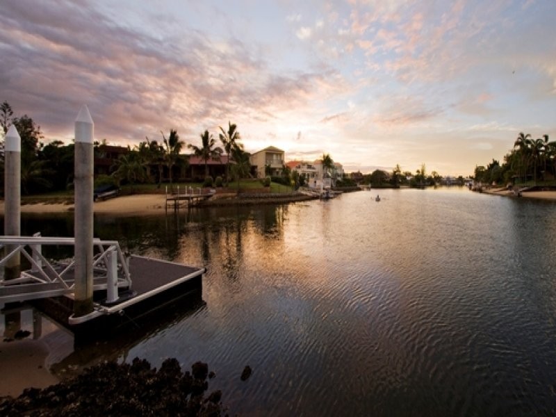 16 Eady Avenue, Broadbeach Waters QLD 4218