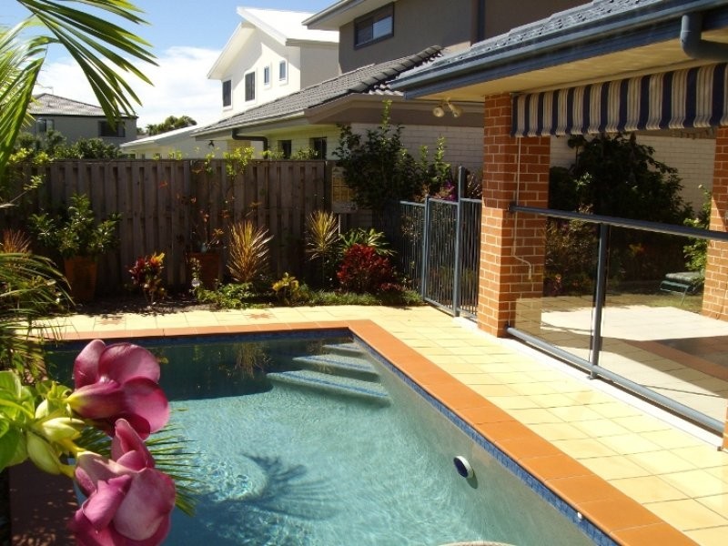 10 Oxford Court, Robina QLD 4226