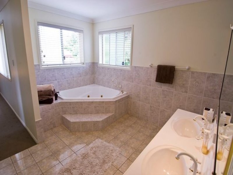 10 Hillridge Crescent, Varsity Lakes QLD 4227