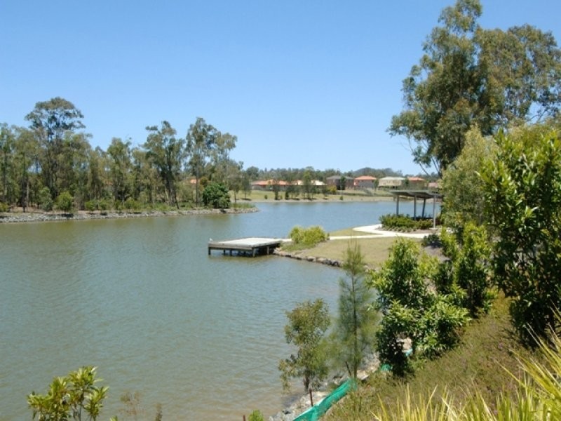 1 Moyenne Crescent, Varsity Lakes QLD 4227