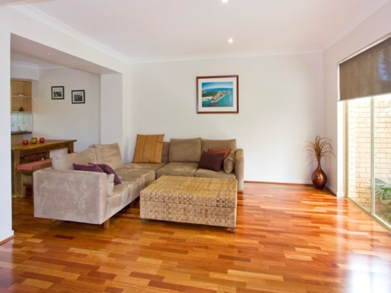 1 ‘Saint Agnes’, 7 Aquila Court, Mermaid Waters QLD 4218