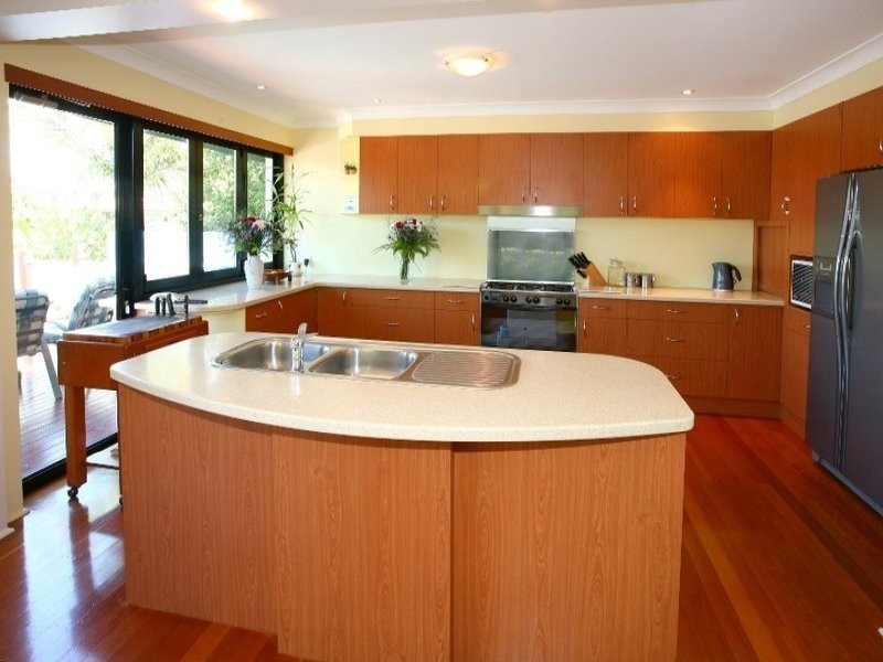 66 Boomerang Crescent, Sorrento QLD 4217