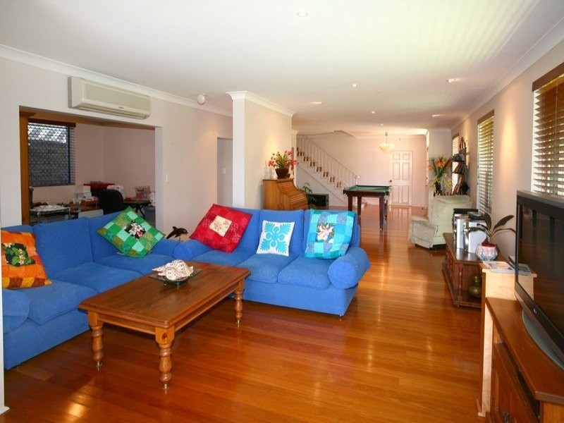 66 Boomerang Crescent, Sorrento QLD 4217