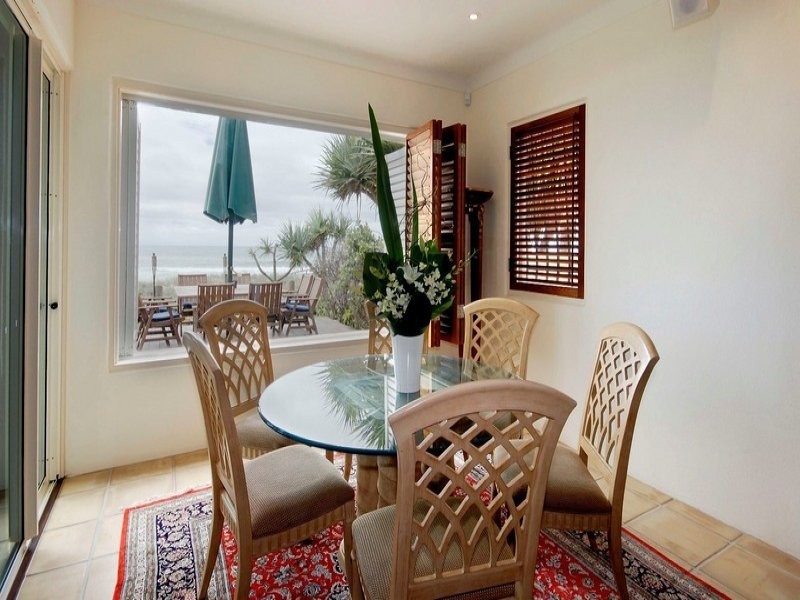 17 Hedges Avenue, Mermaid Beach QLD 4218