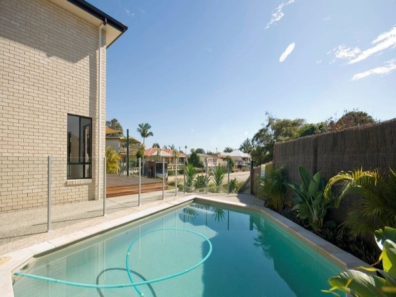 35 Merrimac Boulevard, Broadbeach Waters QLD 4218