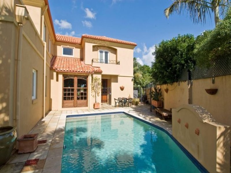 105 Newport Drive, Robina QLD 4226