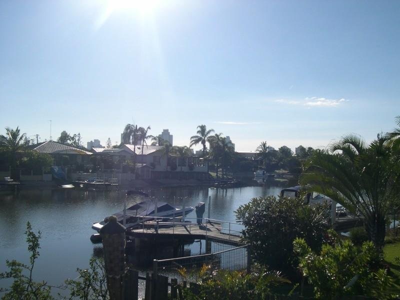 89 T E Peters Drive, Broadbeach Waters QLD 4218