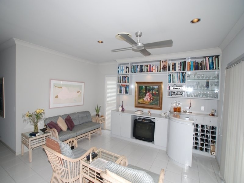 71 Santa Cruz Boulevard, Clear Island Waters QLD 4226