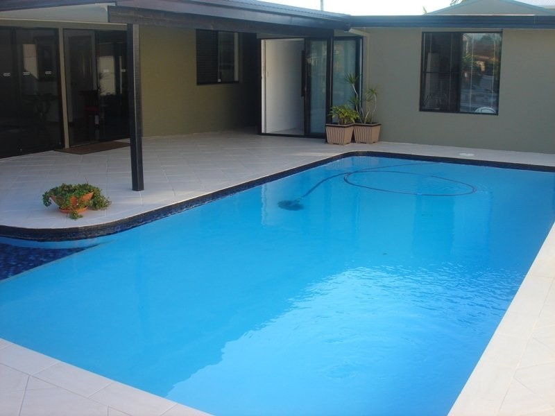 10 Pensacola Court, Broadbeach Waters QLD 4218