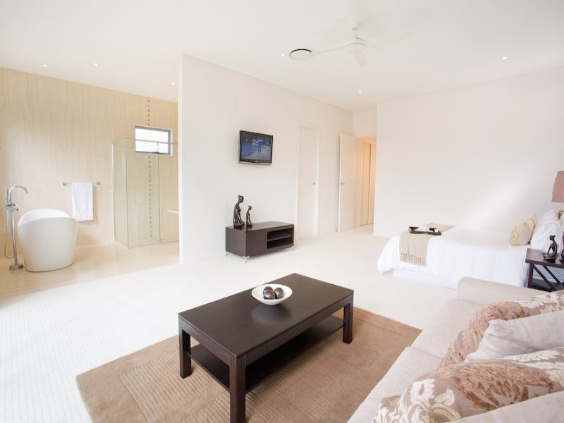 25 Alfred Street, Mermaid Beach QLD 4218