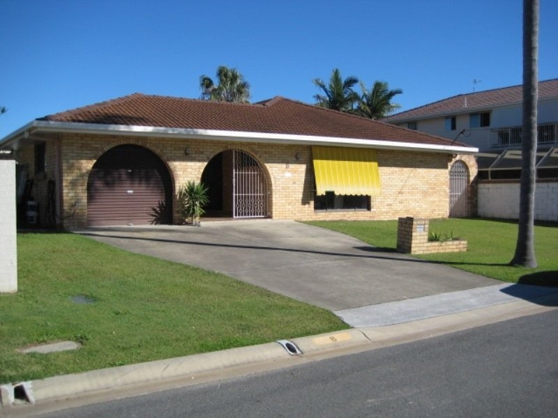 8 Alvarado, Broadbeach Waters QLD 4218