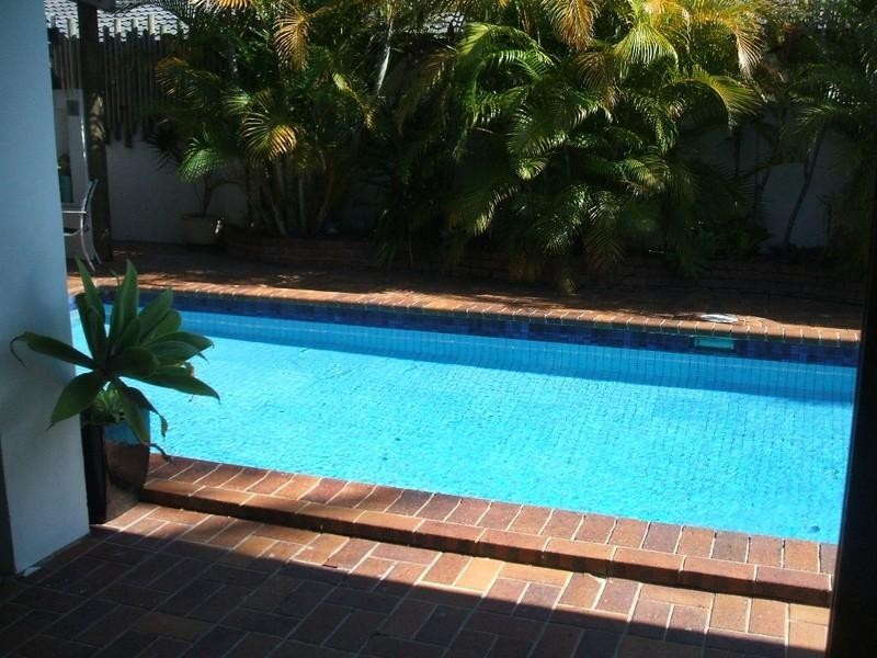 341 Monaco Street, Broadbeach Waters QLD 4218