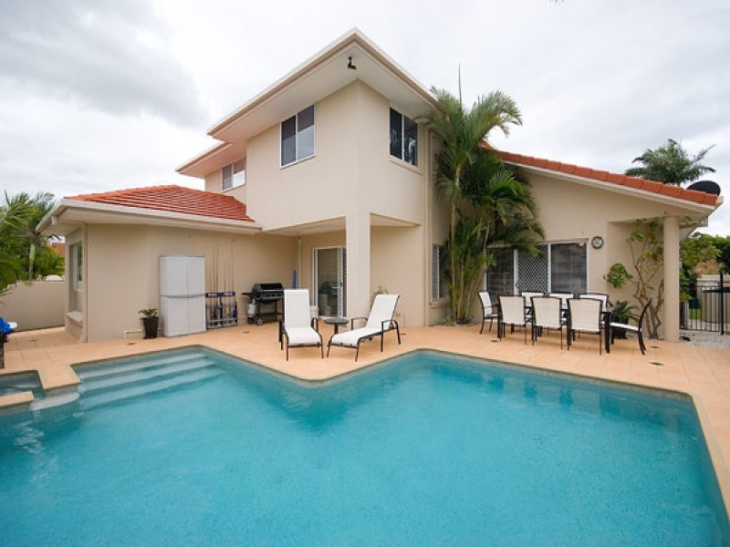 14 Cessnock Close, Mermaid Waters QLD 4218