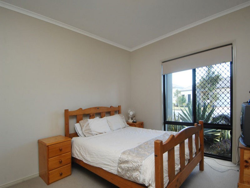 21 Campelles Avenue, Varsity Lakes QLD 4227