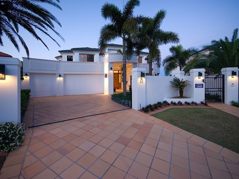93 Bollard Circuit, Clear Island Waters QLD 4226