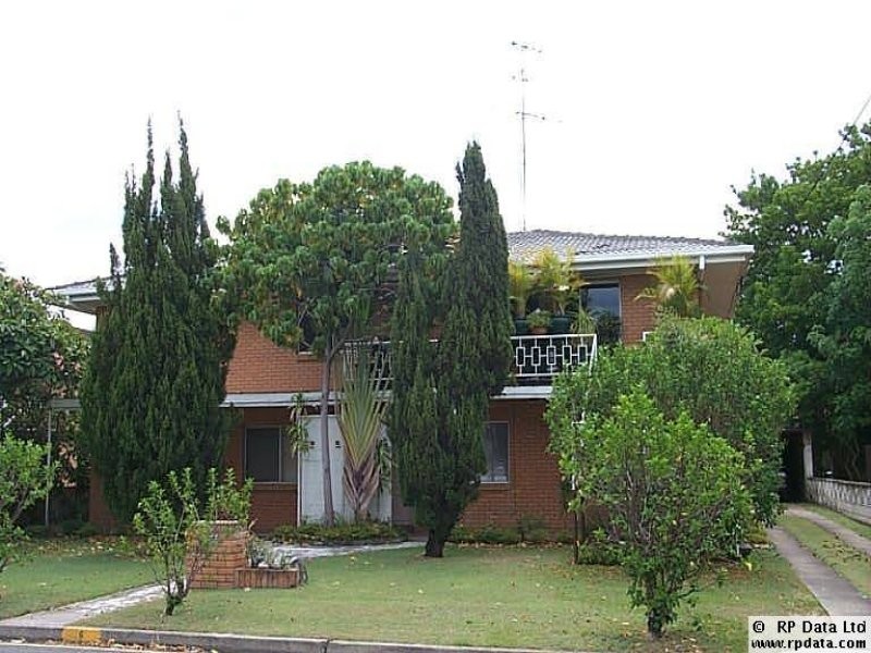 6 Weemala Street, Chevron Island QLD 4217