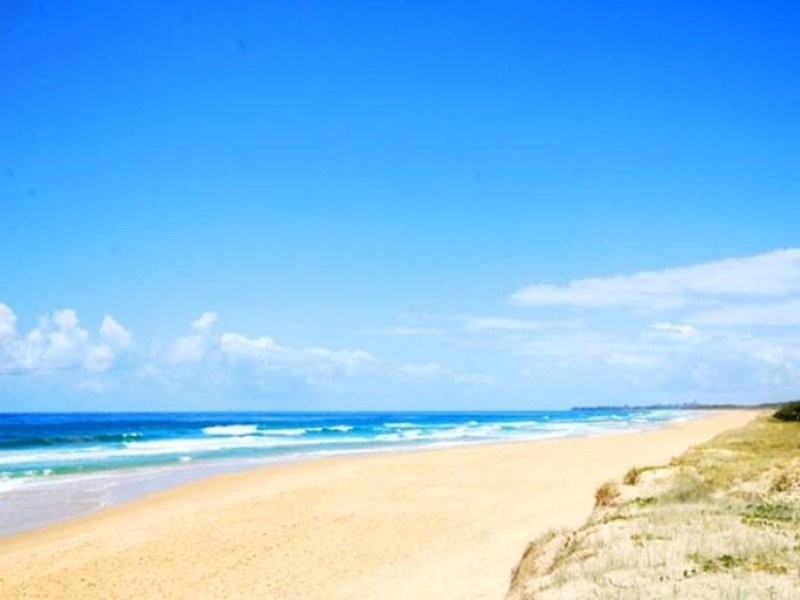 18 Ilaroo Crescent, Warana QLD 4575